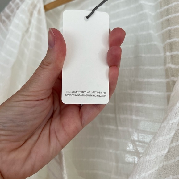 NWT VICI dolls sheer white flowy top with plunge neckline Size Medium - Picture 4 of 9